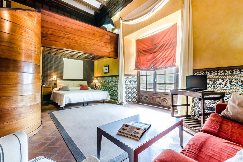 Hospederia Palacio Papa Luna Illueca Exterior foto