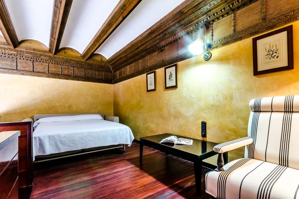 Hospederia Palacio Papa Luna Illueca Exterior foto