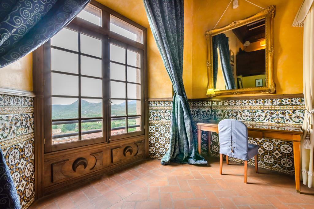 Hospederia Palacio Papa Luna Illueca Exterior foto